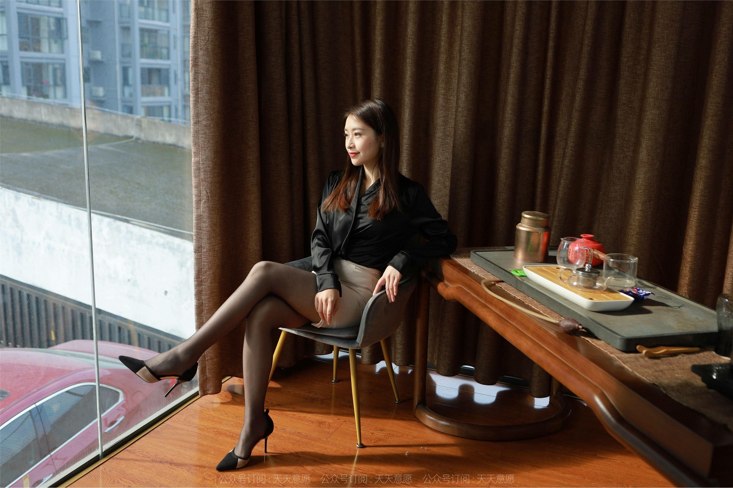 IESS异思趣向  2022.02.04 丝享家996：小婕《黑丝职业装》